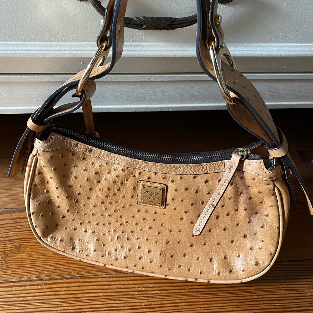 Dooney and Bourke Purse 👜